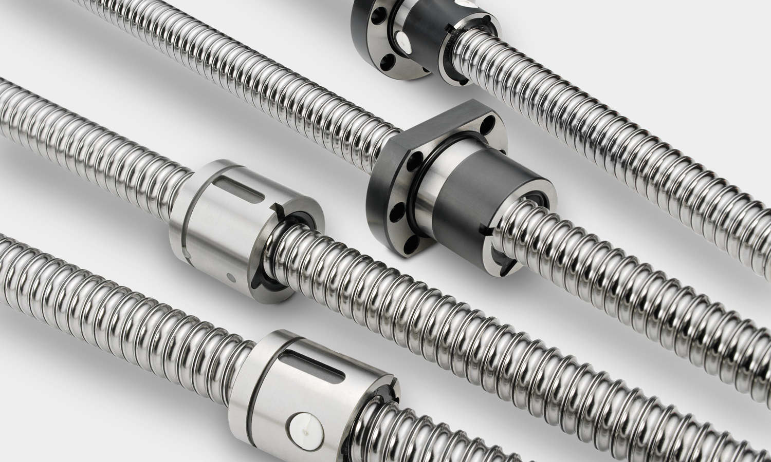 Kugelbuchsen und Präzisionswellen für lineare Bewegungen – ideal für den Einsatz in Kugelgewindetrieben.